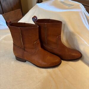 Frye Cara Short Ankle Boot